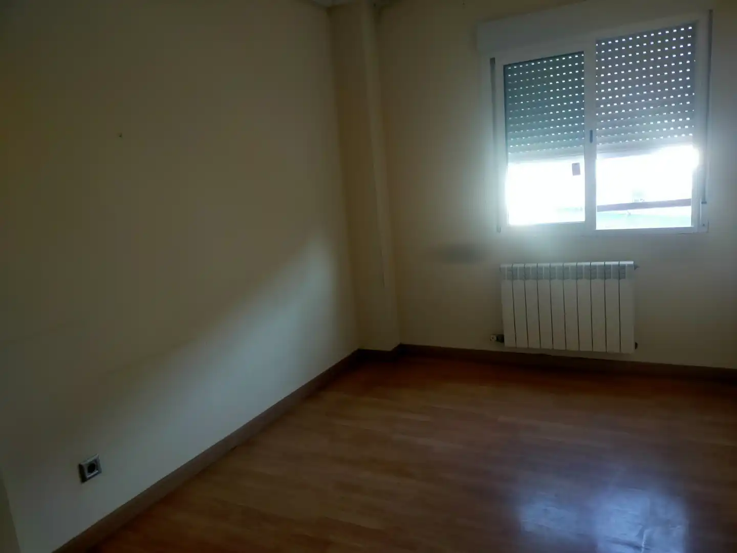 Habitación de Piso en venta en Zaragoza con Calefacción, Parquet y Horno
