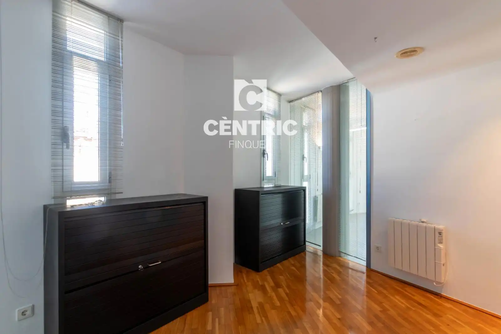 Schlafzimmer von Büro zur Miete in Ponent