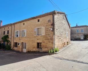 Vista exterior de Finca rústica en venda en Ibeas de Juarros amb Traster i Moblat