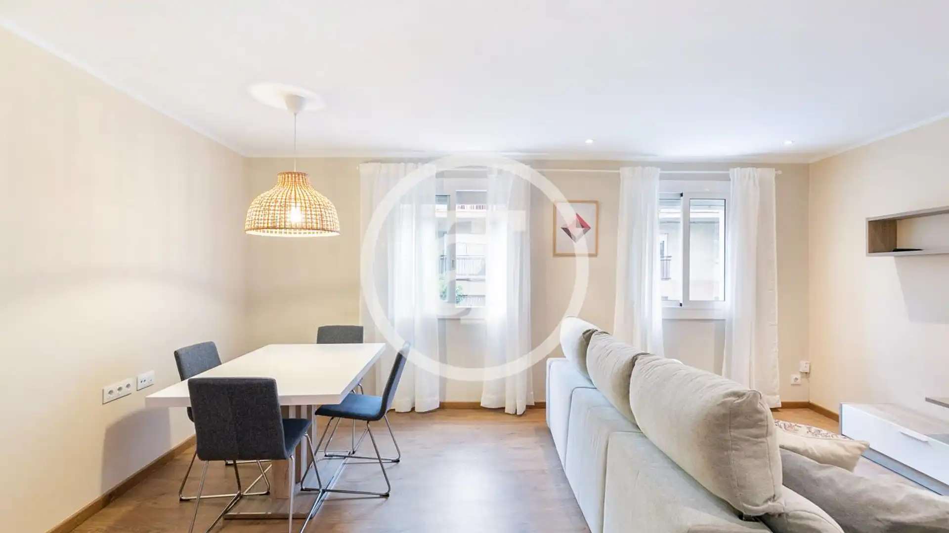 Living room of Flat for rent in  Barcelona Capital  with Heating, Furnished and Oven