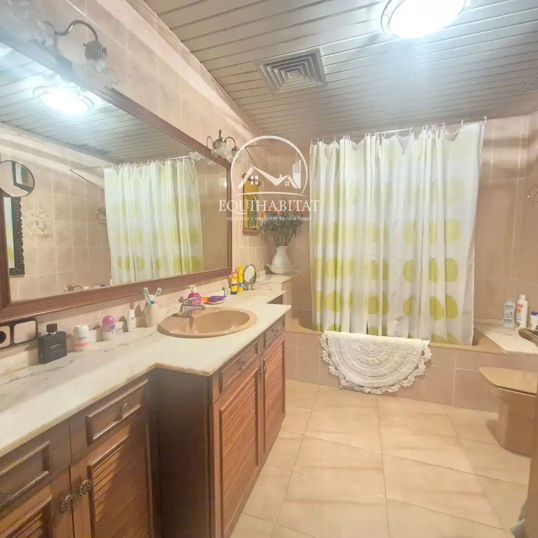 Baño de Casa o chalet en venta en Alguaire con Aire acondicionado, Jardín privado y Trastero