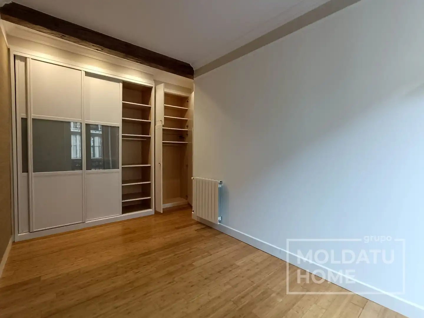 Habitación de Piso en venta en Donostia - San Sebastián  con Calefacción y Terraza