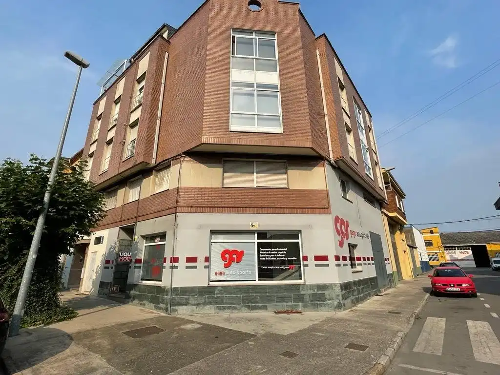 Local comercial en venda a Cuatro Vientos