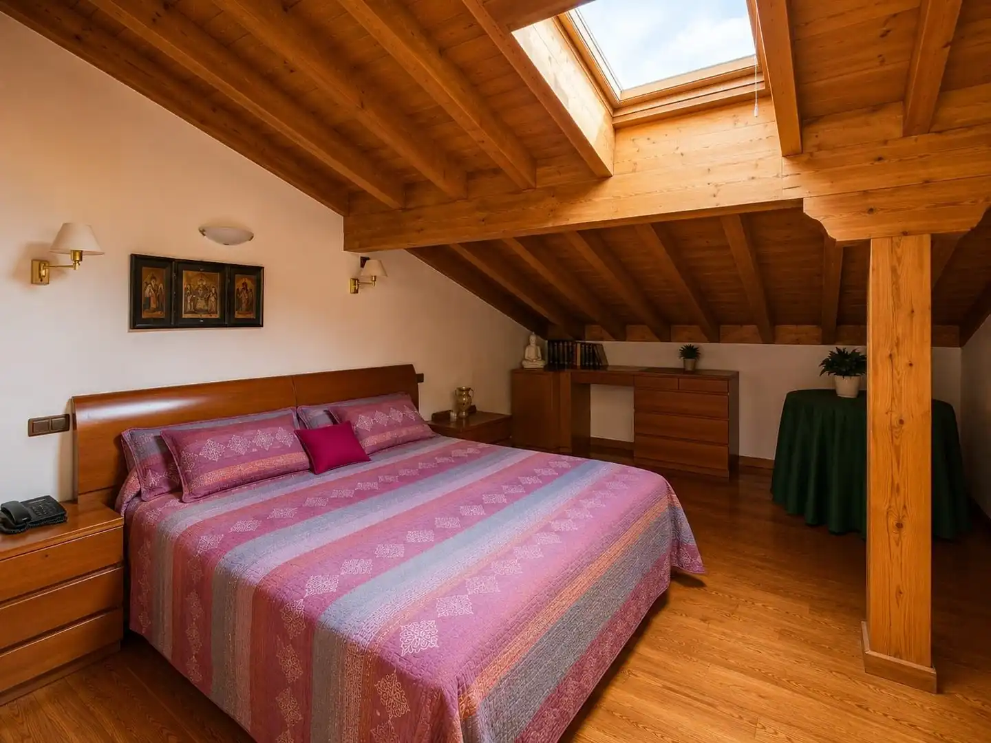 Habitación de Edificio en venta en Covarrubias