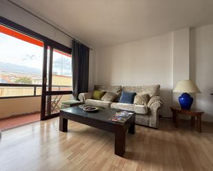 Living room of Flat for sale in Estepona  with Terrace