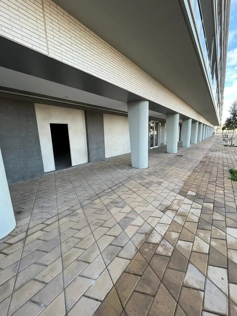Business premises to rent in Carrer Carrer Pi I Margall, imagen 3