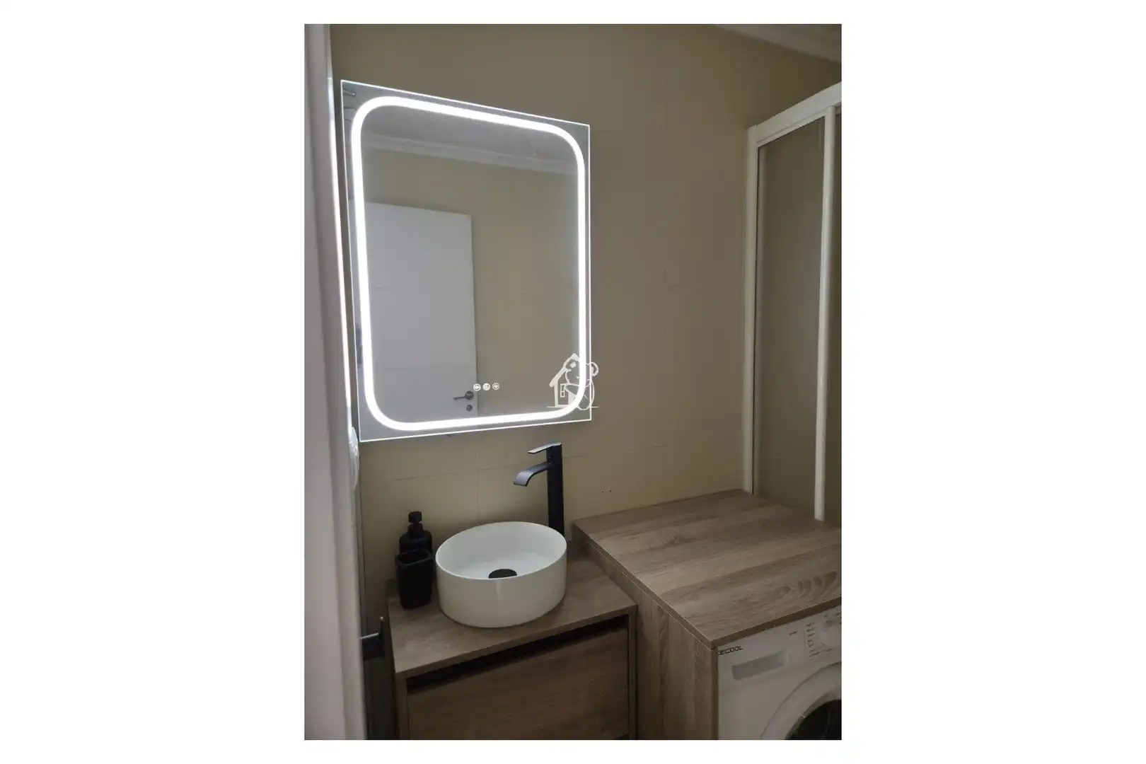Bany de Apartament de lloguer en Torrevieja amb Aire condicionat, Terrassa i Moblat