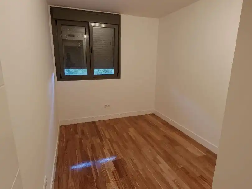 Bedroom of Flat for rent in Madrid  with Air Conditioner, Heating and Private garden