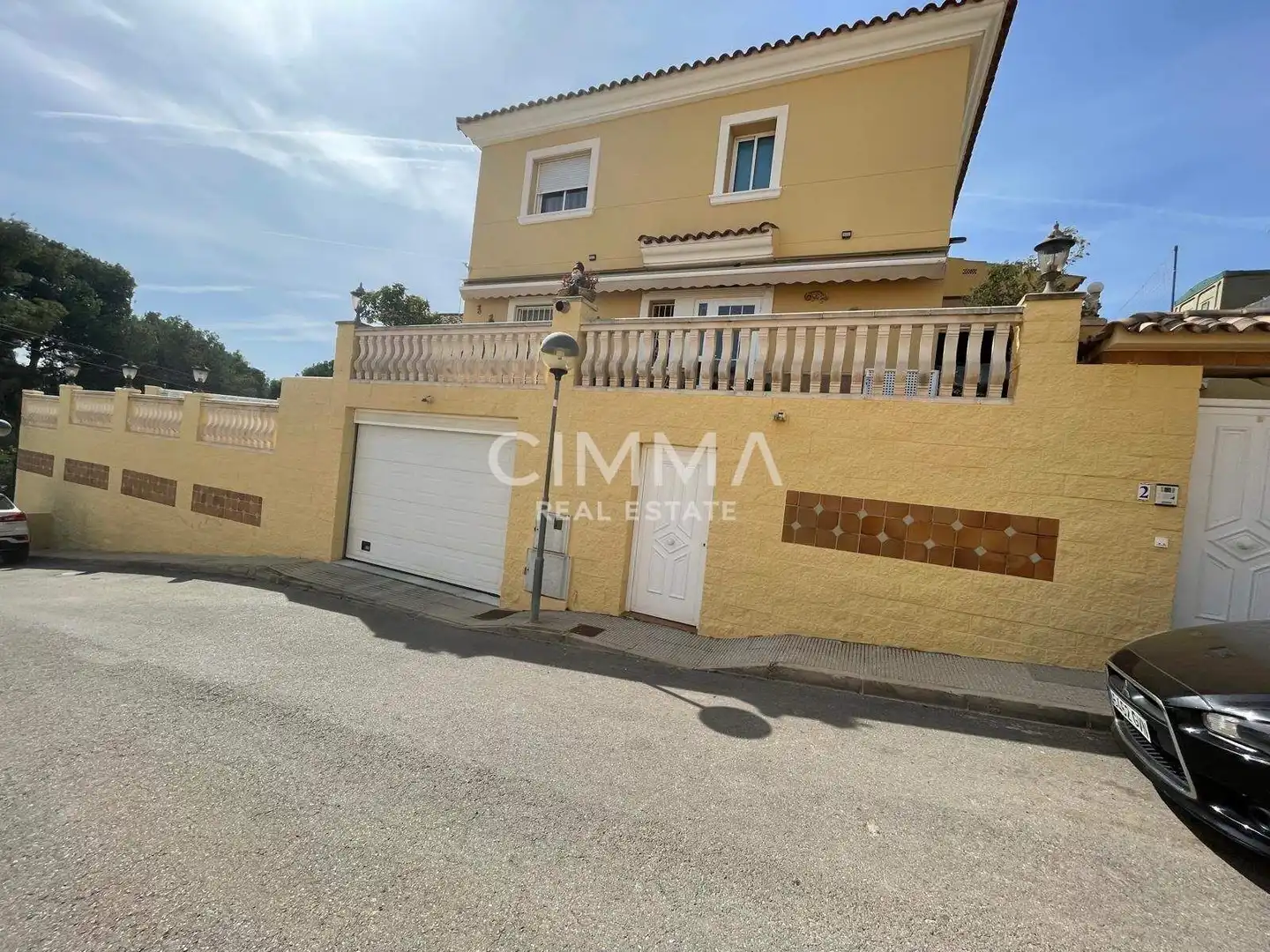 Vista exterior de Casa o xalet en venda en La Nucia amb Aire condicionat, Jardí privat i Terrassa