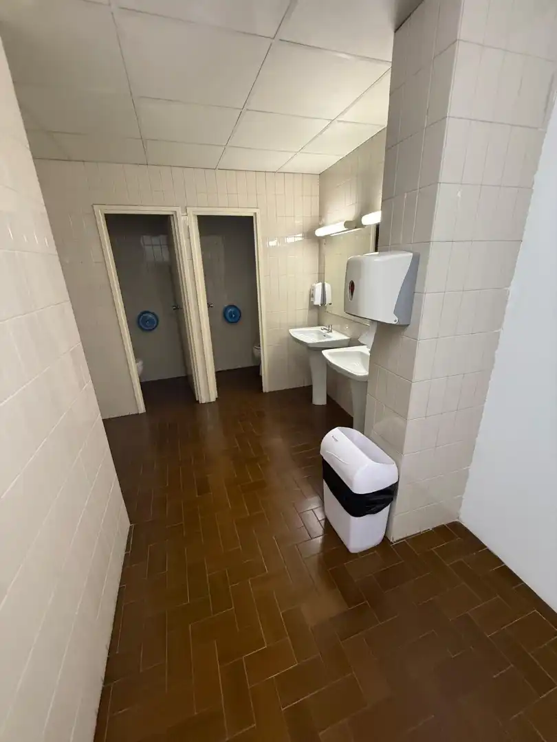 Bathroom of Commercial properties for rent in Esparreguera  with Air Conditioner and Heating