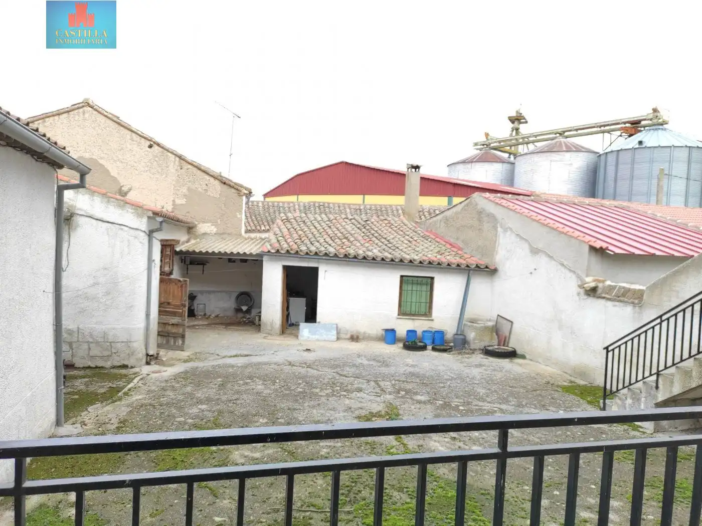 Vista exterior de Casa o chalet en venta en Velayos con Terraza, Trastero y Amueblado