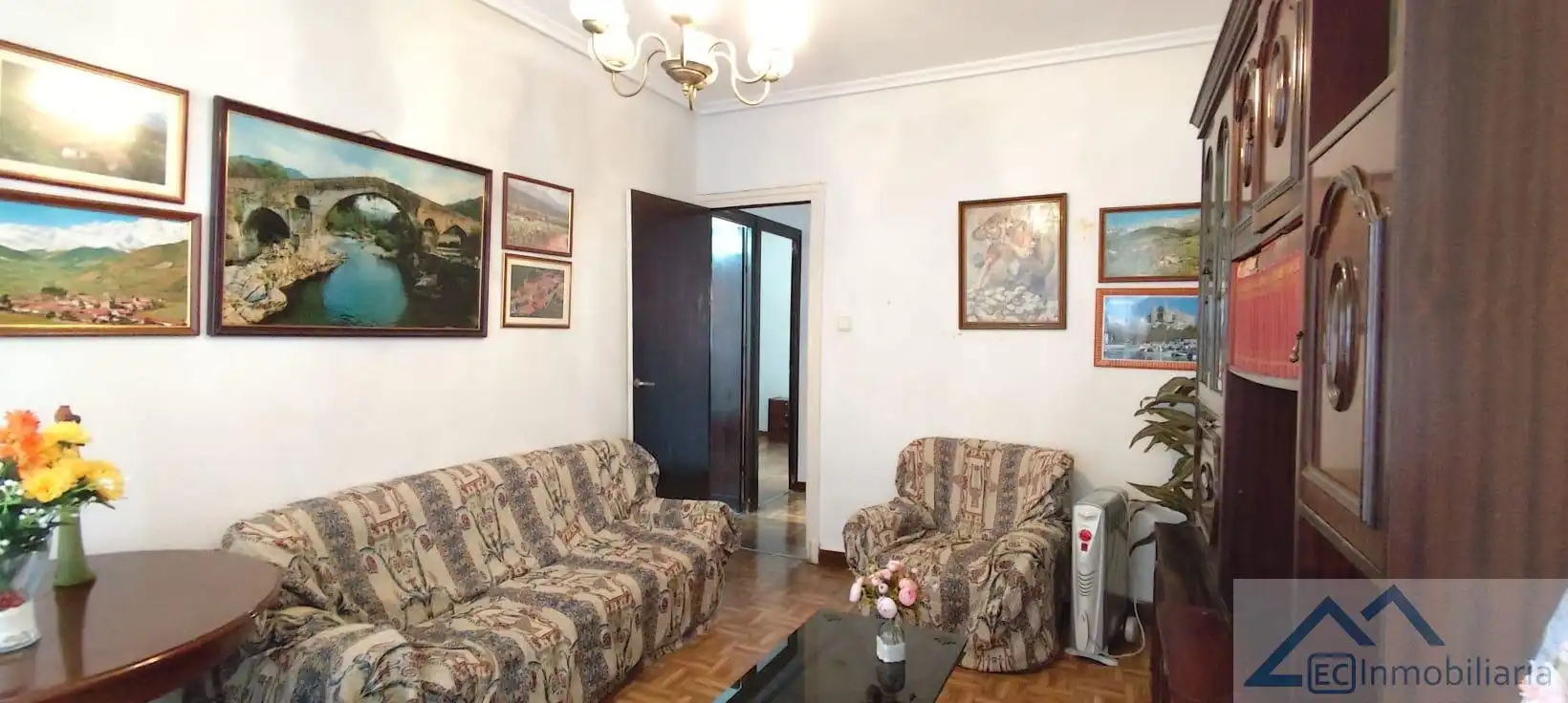 Sala d'estar de Pis en venda en Camargo amb Traster