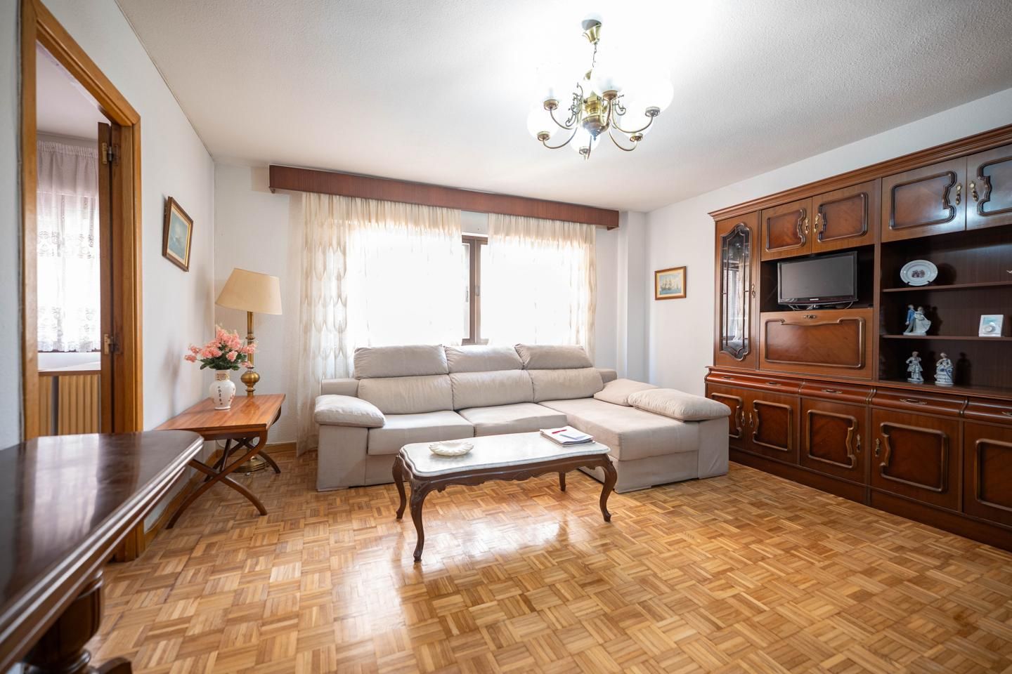 Sala d'estar de Pis en venda en Ávila Capital amb Calefacció