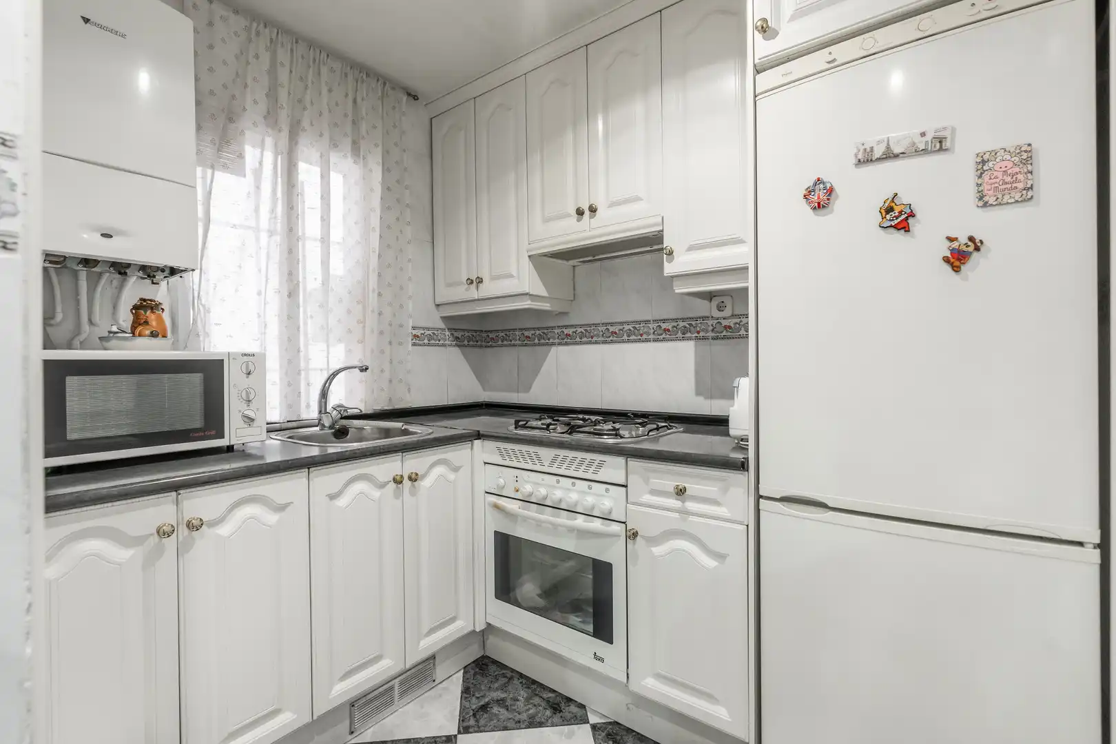 Kitchen of Flat for sale in  Madrid Capital  with Balcony