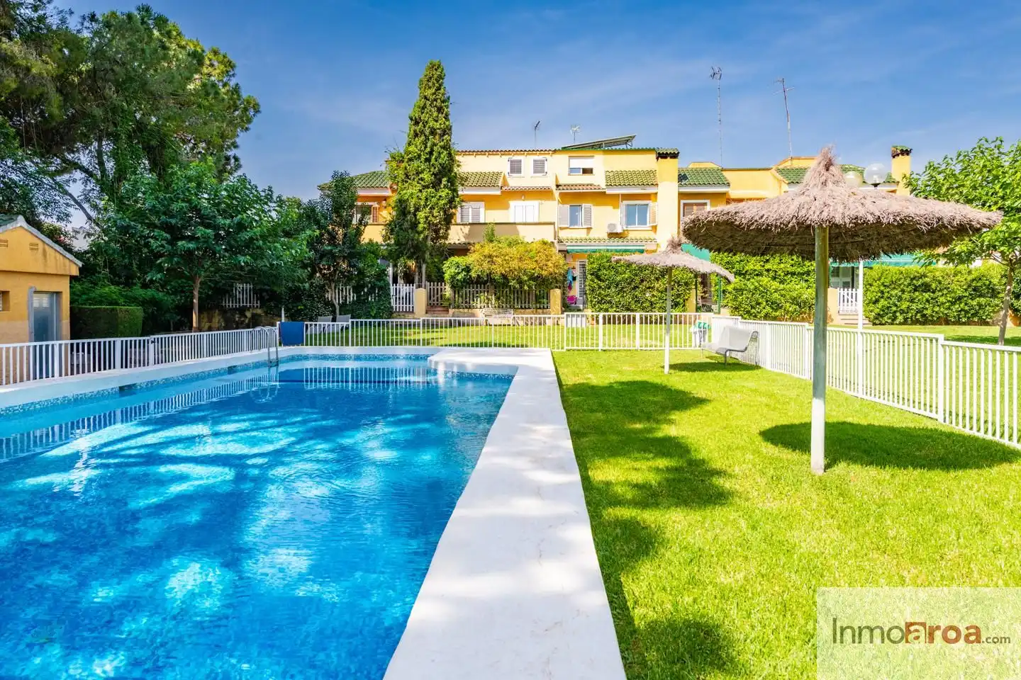 Piscina de Casa o chalet en venta en Godella con Aire acondicionado, Calefacción y Terraza