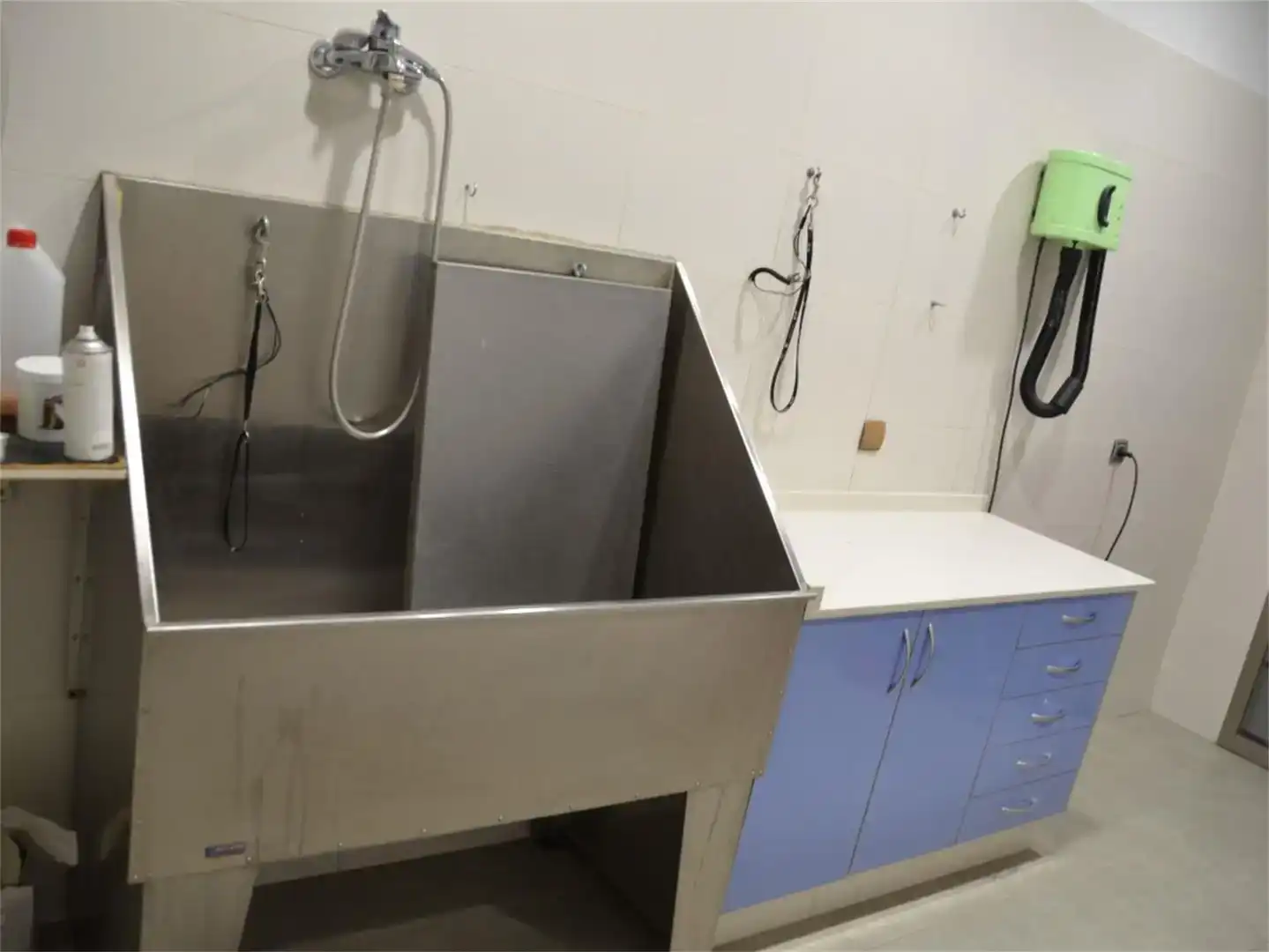 Kitchen of Commercial properties for rent in Valencia  with Air Conditioner