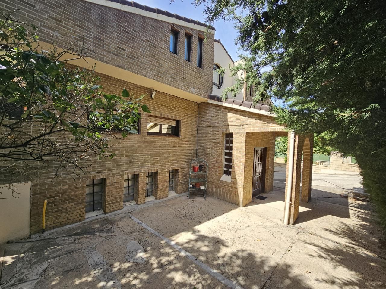 Vista exterior de Casa o xalet en venda en Estella / Lizarra amb Aire condicionat, Calefacció i Jardí privat