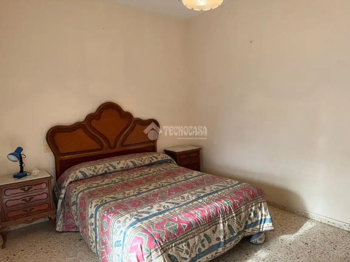 Habitación de Casa adosada en venta en Sevilla con Aire acondicionado y Alarma