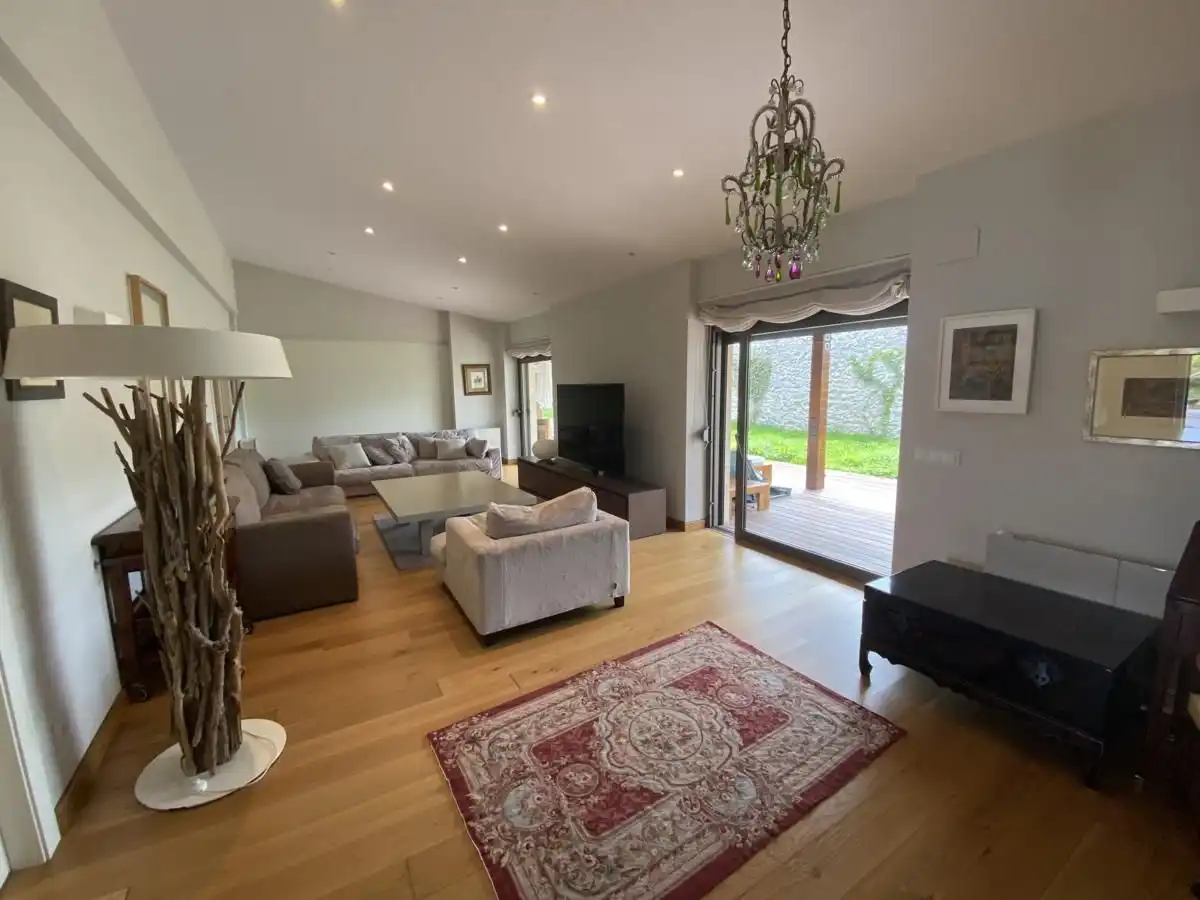Sala de estar de Casa o chalet en venta en Llanes con Calefacción, Jardín privado y Terraza