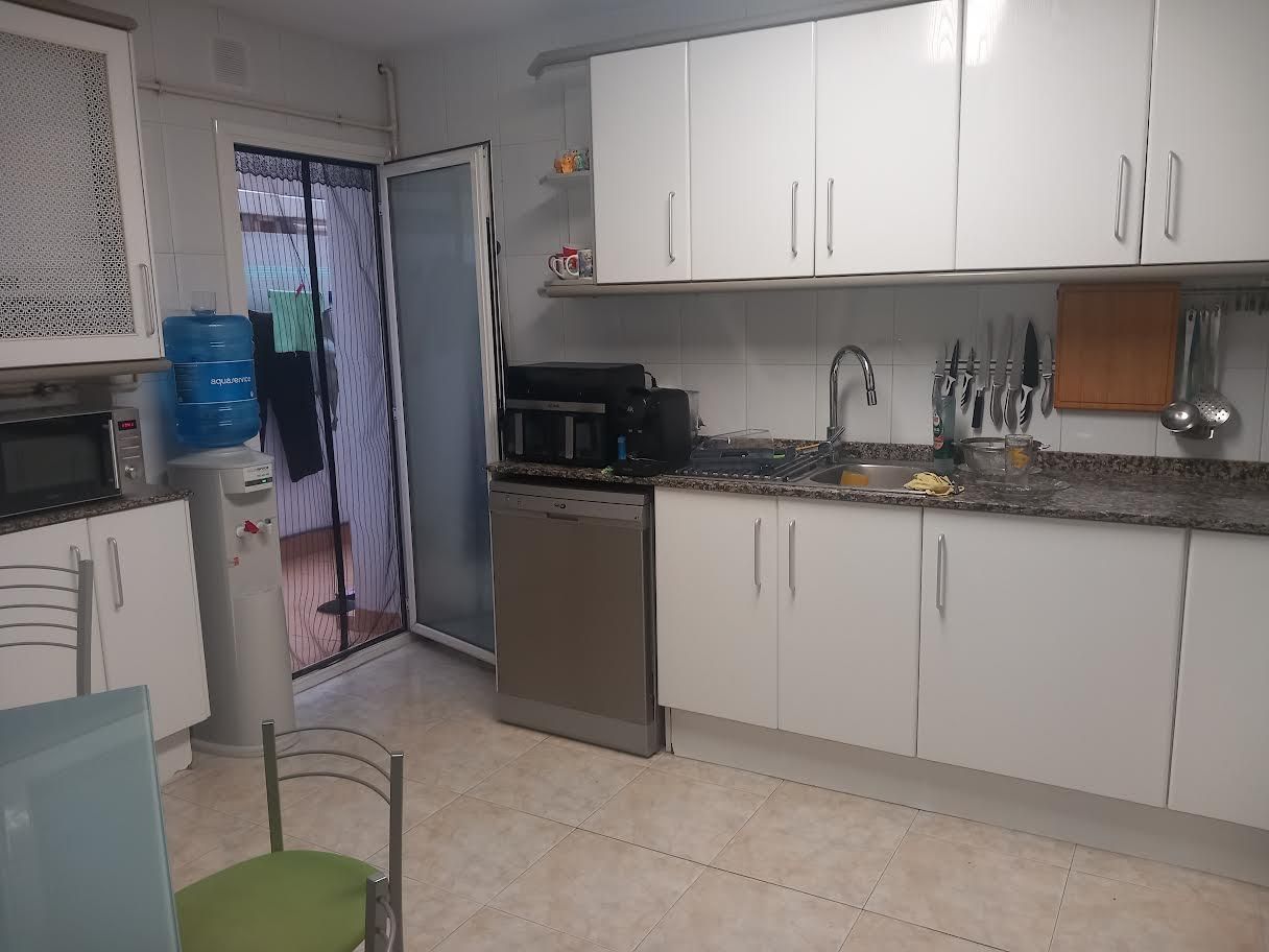 Cuina de Casa adosada en venda en Castellbisbal amb Calefacció