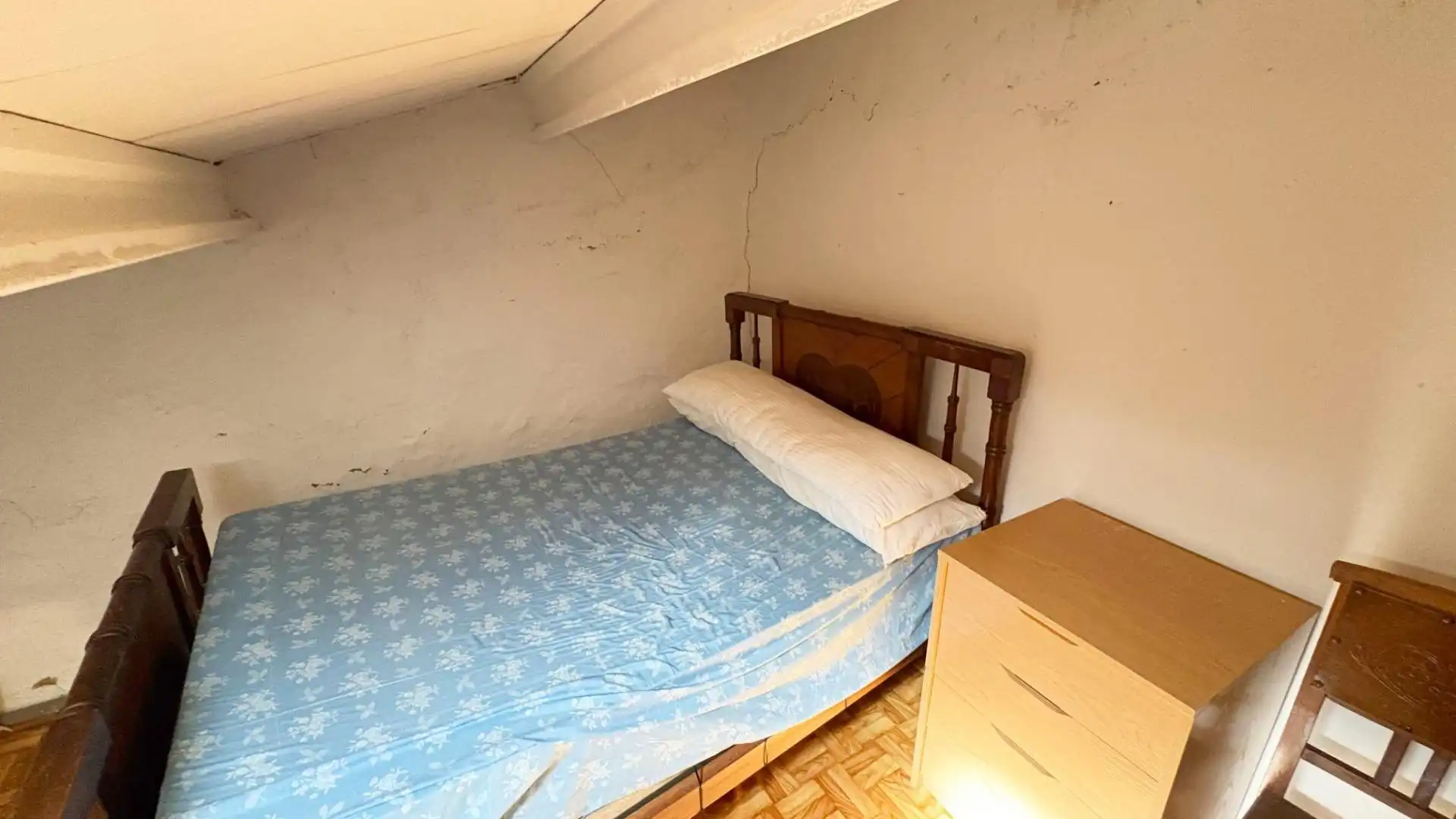 Dormitori de Casa o xalet en venda en Pedrosillo de los Aires amb Calefacció i Moblat