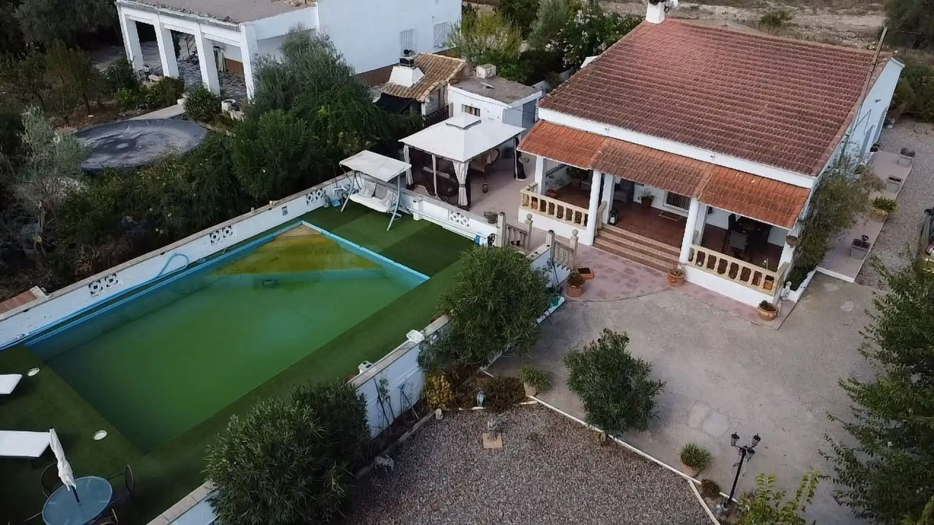 Swimming pool of Houses for sale in Caudete, Albacete