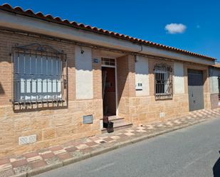 Vista exterior de Casa o xalet en venda en Puerto Lápice amb Traster