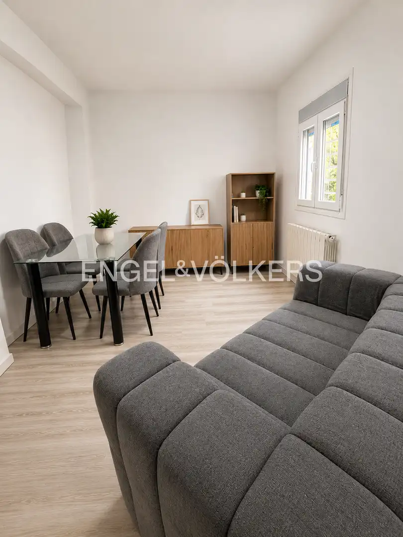 Sala de estar de Apartamento en venta en Madrid con Calefacción y Amueblado