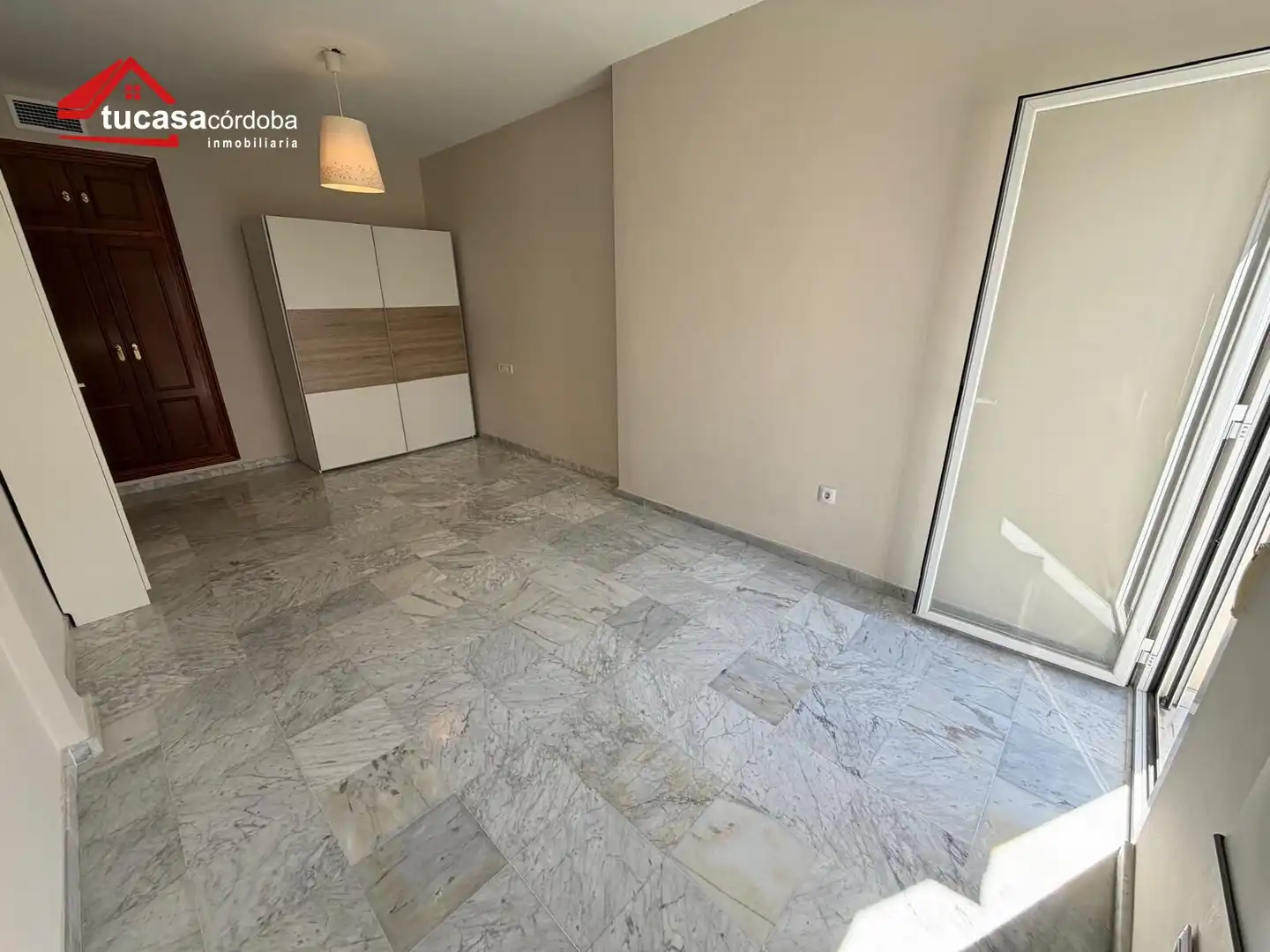 Dormitori de Casa adosada en venda en Córdoba amb Aire condicionat i Terrassa