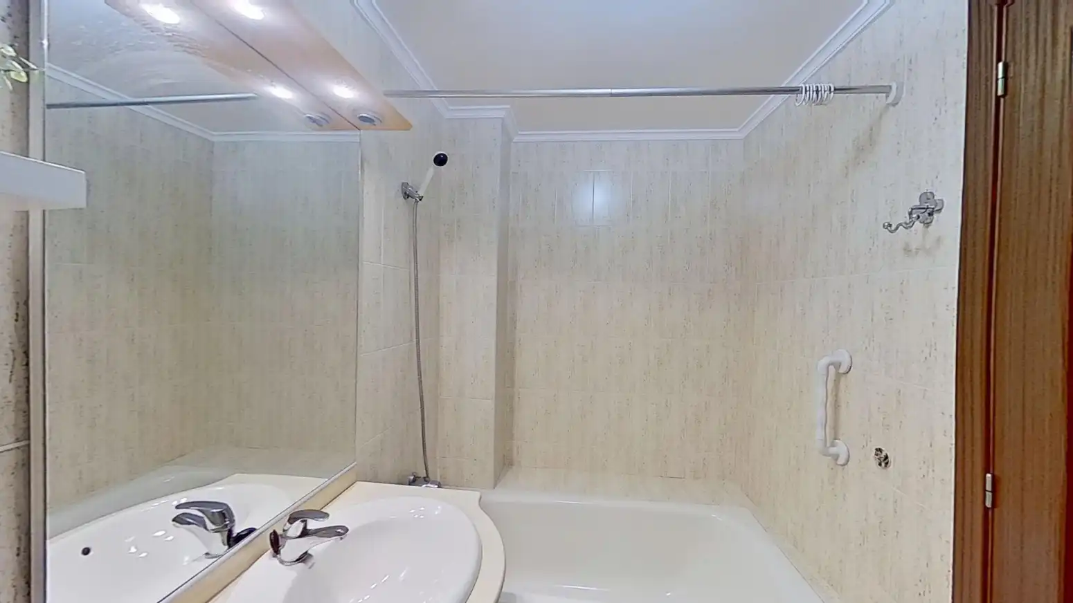Bathroom of Flat for sale in Torrelavega   with Heating