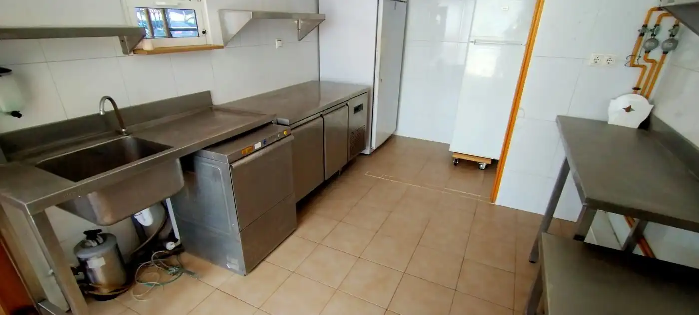 Cuina de Local en venda en Murcia amb Aire condicionat, Terrassa i Moblat