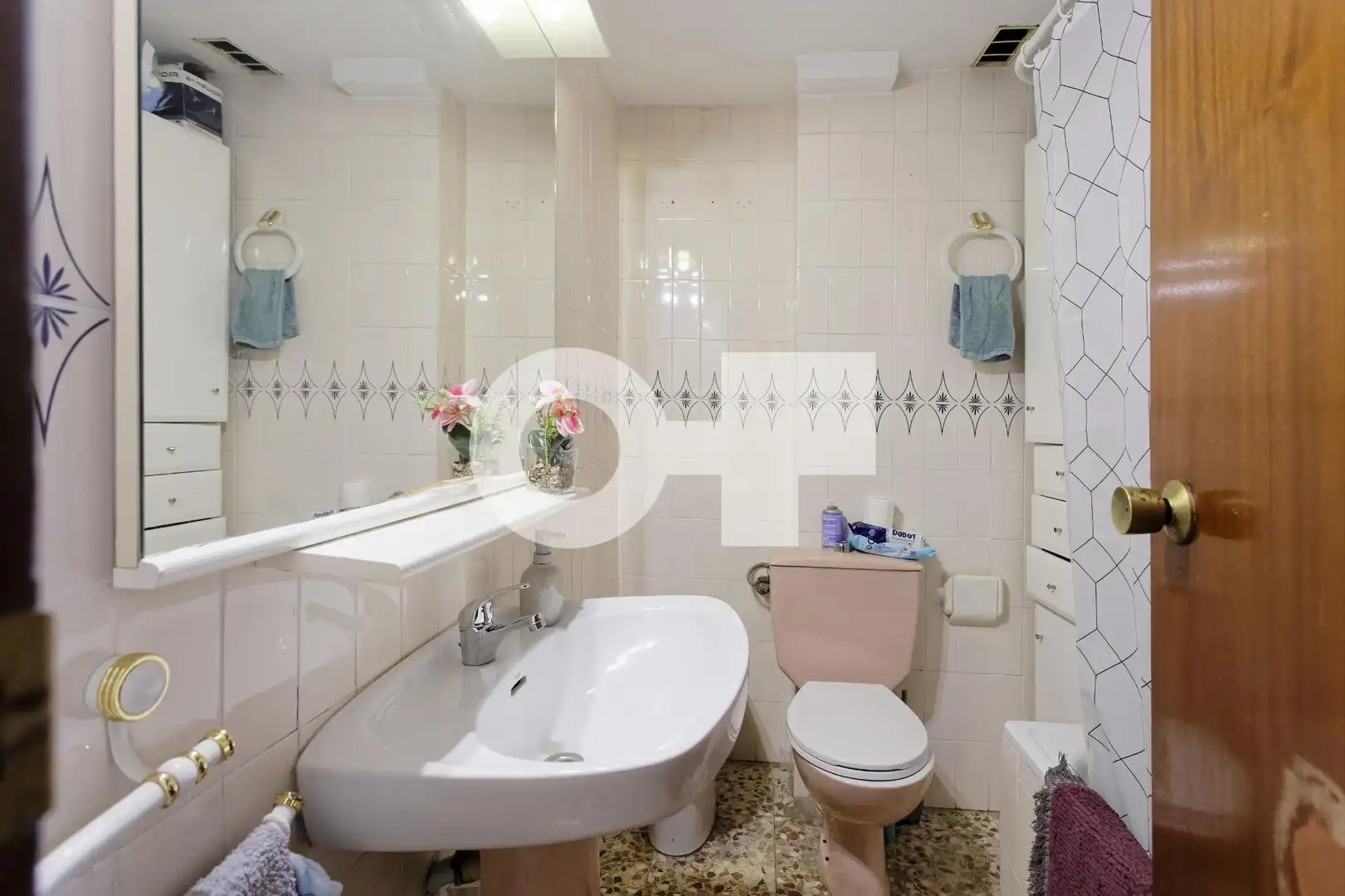 Bany de Apartament en venda en Cerdanyola del Vallès amb Aire condicionat, Calefacció i Terrassa
