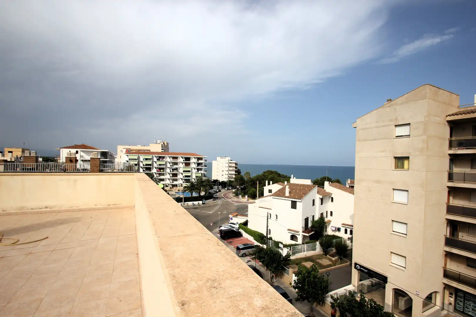 Außenansicht von Dachboden zum Verkauf in Mont-roig del Camp mit Klimaanlage, Terrasse und Gemeinschaftspool