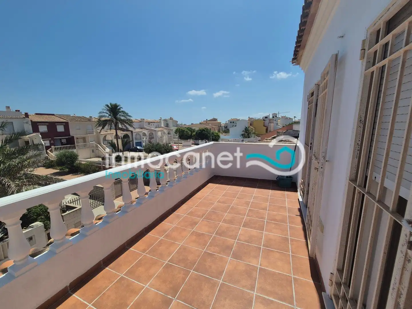 Terrassa de Casa adosada en venda en Oliva amb Jardí privat, Terrassa i Piscina