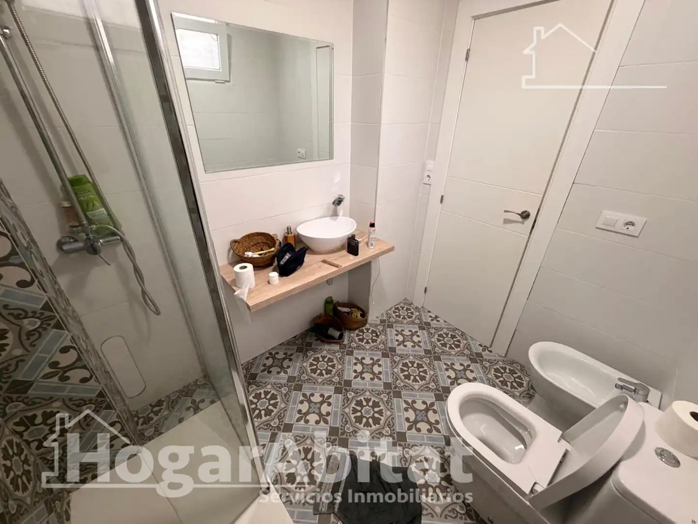 Bathroom of Flat for sale in Valencia  with Air Conditioner, Heating and Parquet flooring