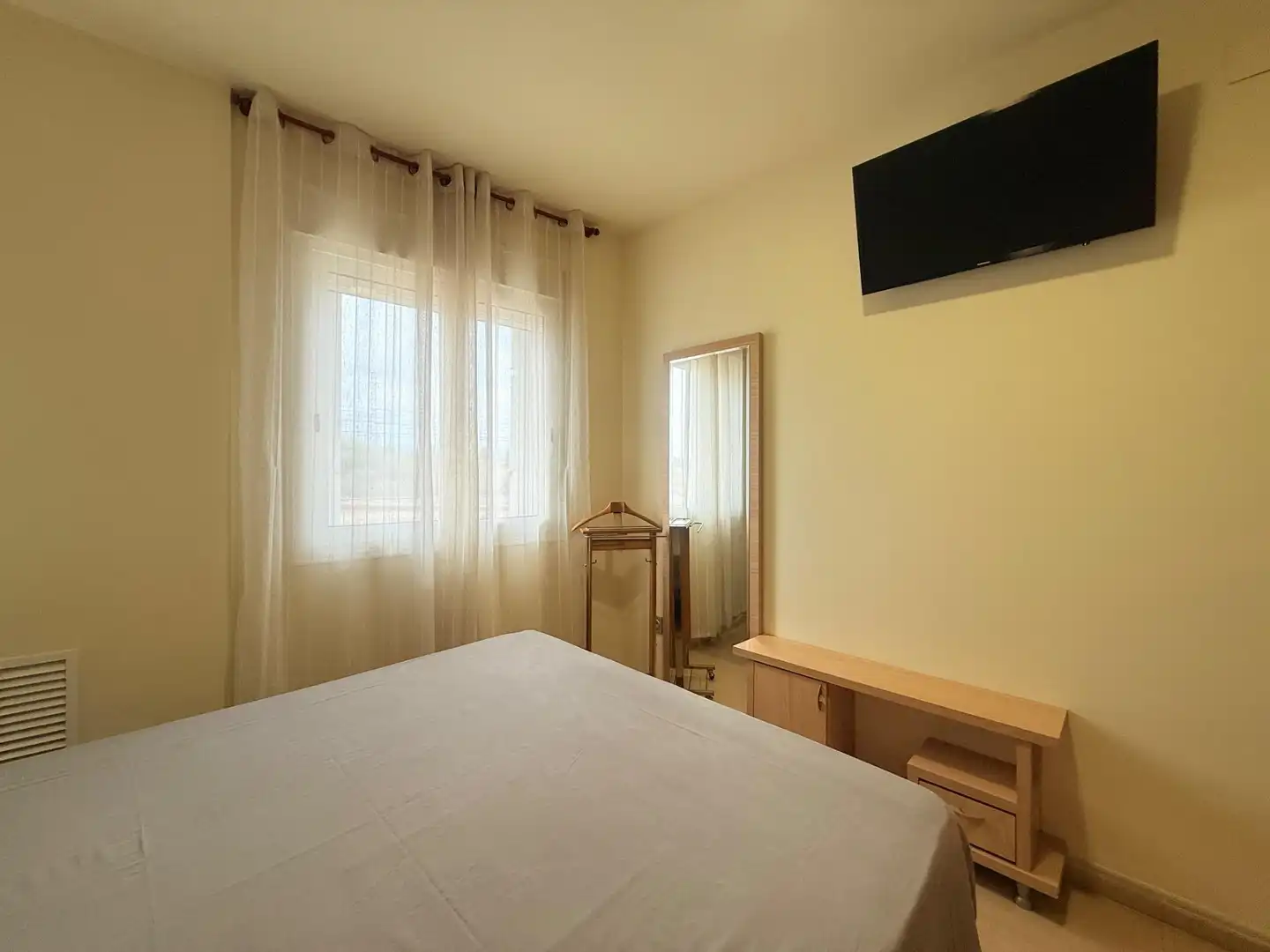 Habitación de Planta baja en venta en Camarles con Aire acondicionado y Calefacción