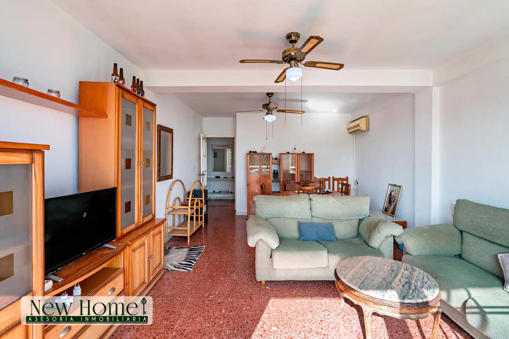 Living room of Flat for sale in Roquetas de Mar  with Terrace and Furnished