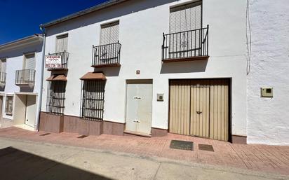 Vista exterior de Casa o xalet en venda en Sierra de Yeguas amb Terrassa