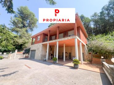 Casa con balcone in vendita a Carrer Vallirana 37