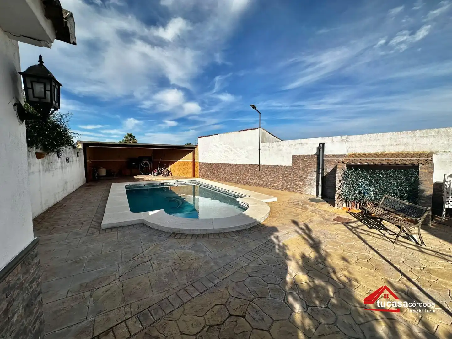 Piscina de Casa o xalet en venda en Córdoba amb Aire condicionat, Jardí privat i Piscina