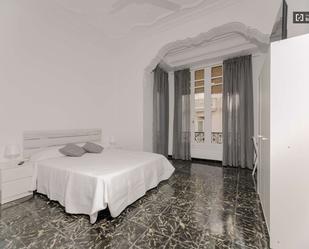 Bedroom of Flat to share in  Valencia Capital  with Air Conditioner and Terrace