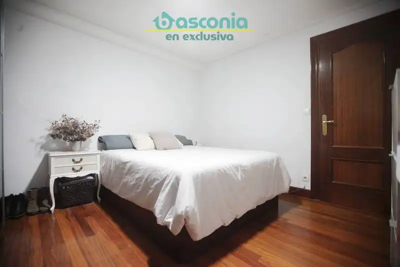 Bedroom of Flat for sale in Bilbao   with Furnished