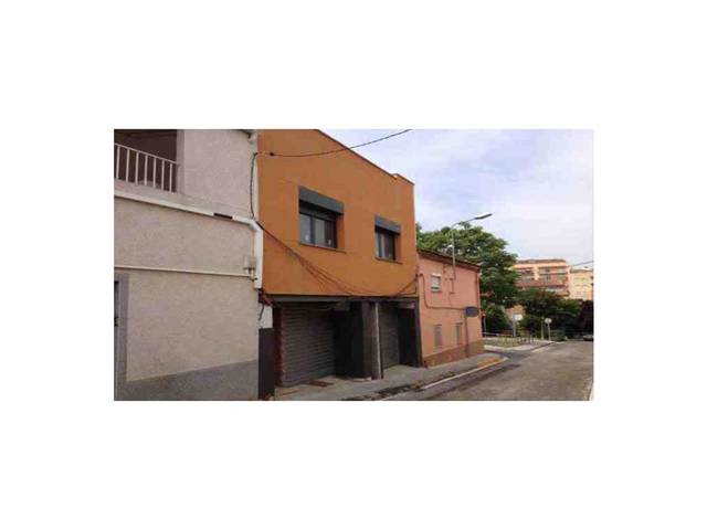 Piso en Venta en Calle Montserrat en Santa Margarida de Montbui