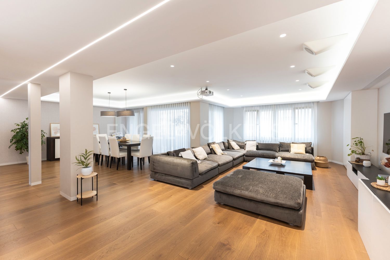 Living room of Apartment for sale in  Valencia Capital  with Air Conditioner, Heating and Parquet flooring
