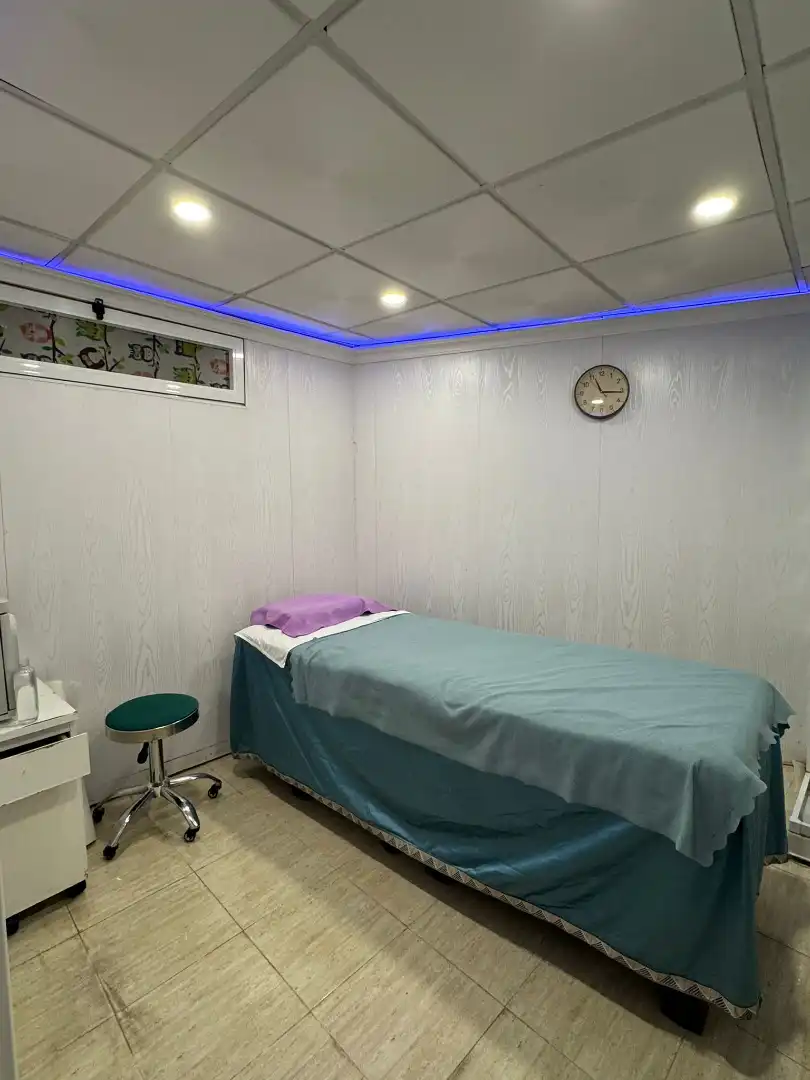 Habitación de Local en venta en Madrid con Aire acondicionado, Calefacción y Amueblado