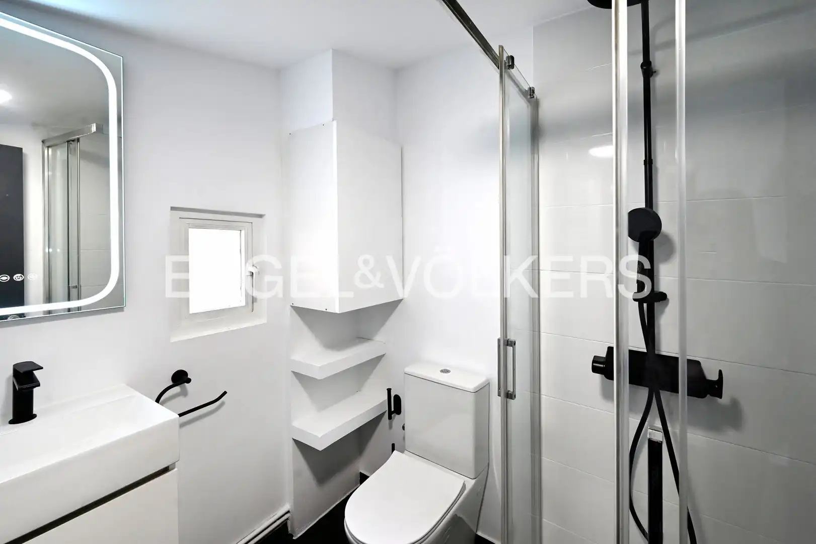 Baño de Ático en venta en Santander con Calefacción, Parquet y Balcón