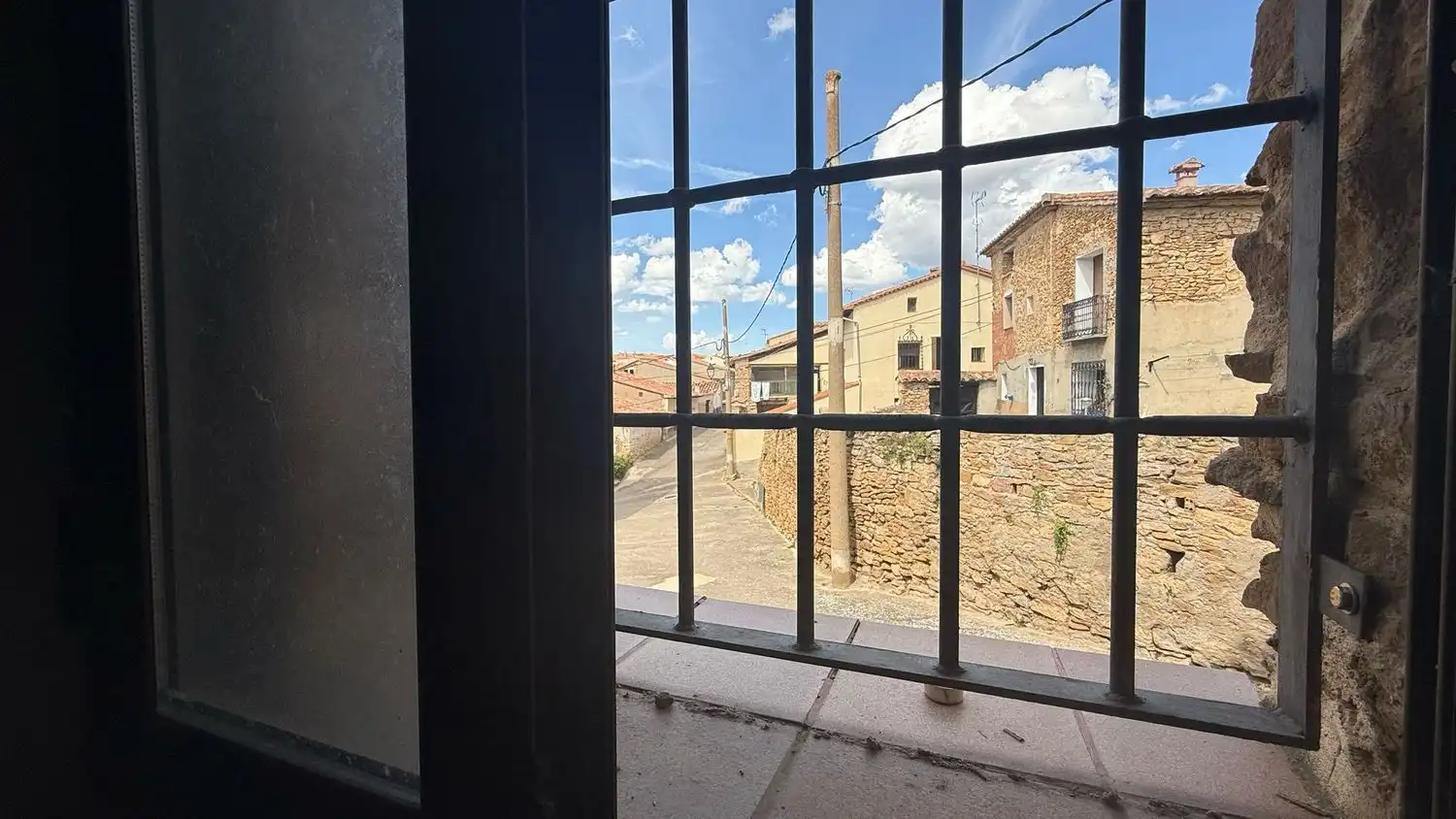 Vista exterior de Finca rústica en venda en Camarillas amb Terrassa