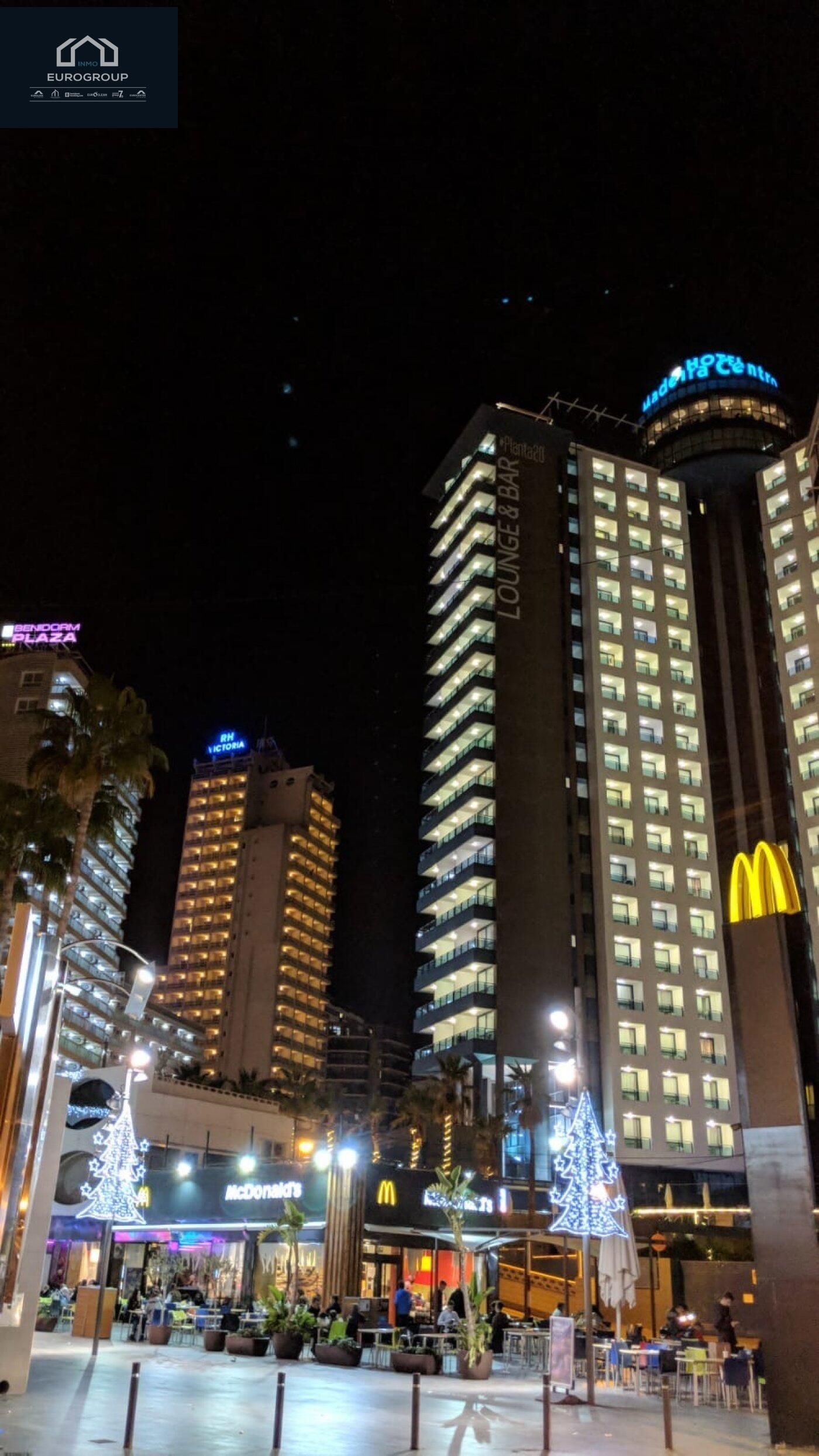 Vista exterior de Apartament en venda en Benidorm amb Aire condicionat, Terrassa i Piscina comunitària