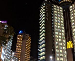 Vista exterior de Apartament en venda en Benidorm amb Aire condicionat, Terrassa i Piscina comunitària