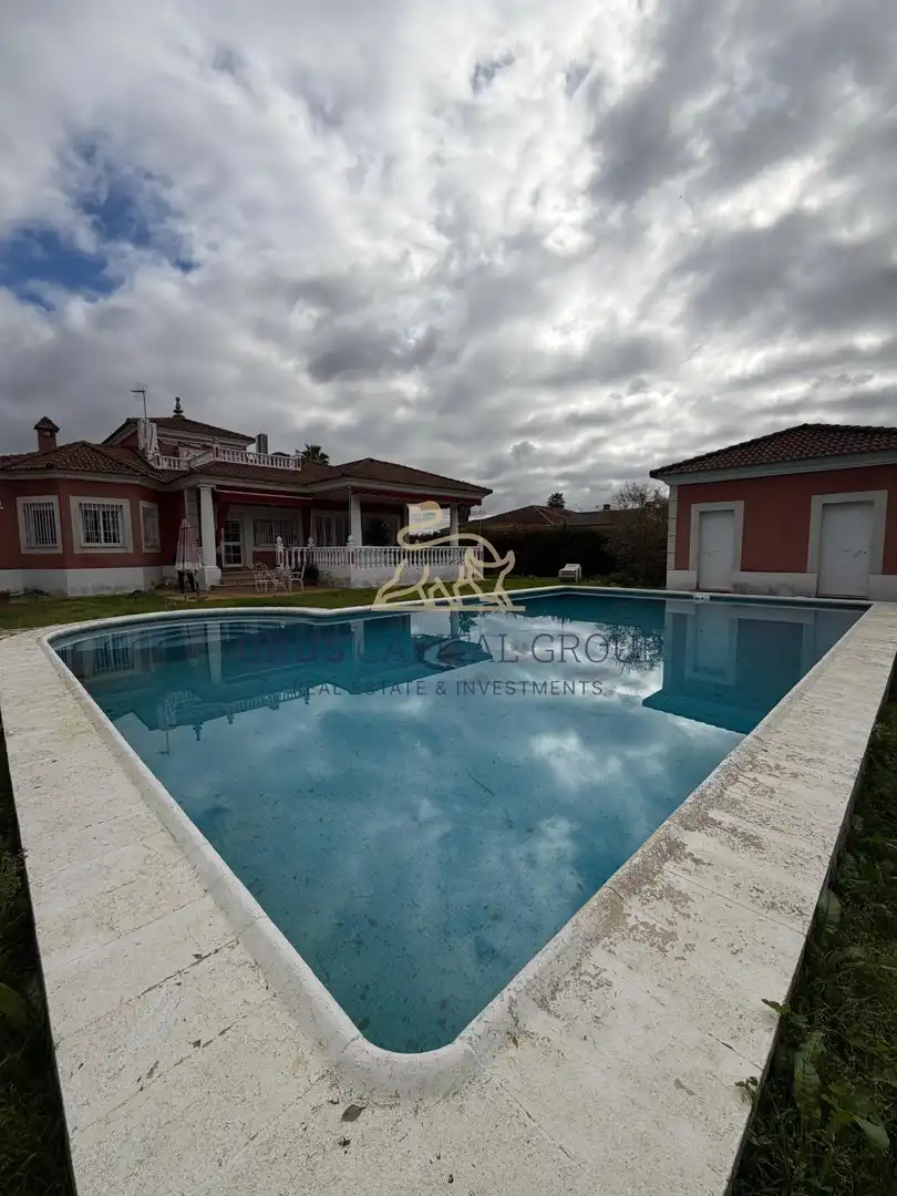 Casa con piscina en venta en Periurbano Oeste - Sierra, imagen 3